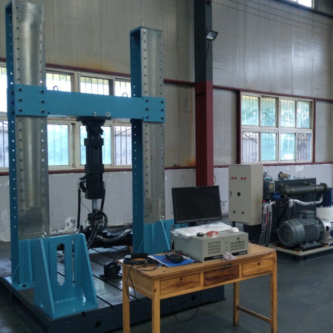 汽車配件三角臂反復(fù)加載疲勞試驗機(jī).JPG